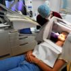 Dans les cabinets dentaires, le malaise grandit face à des patients qui ont la rage